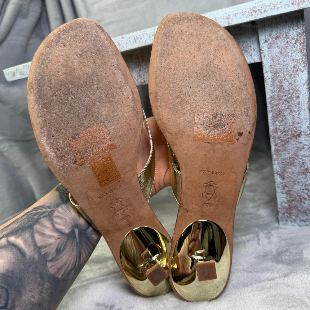 Tory Burch Capri Metallic Kitten-Heel Thong Sandals Womens 10 Gold Leather Logo